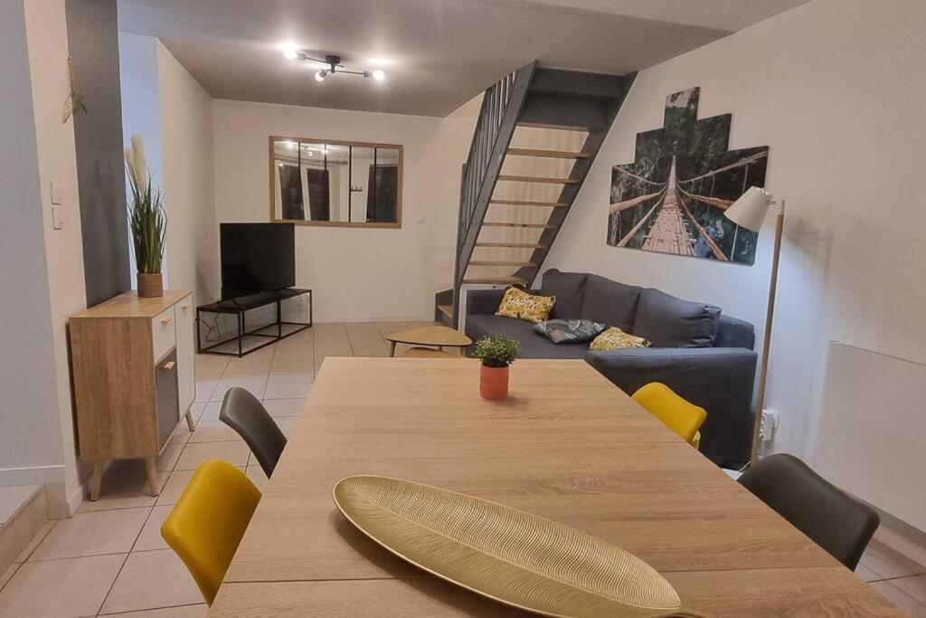 Surgères Maisonnette Design Le Cosy - Amazon Prime - A 3Mn A Pied Du Marche - Non Climatise - מראה חיצוני תמונה